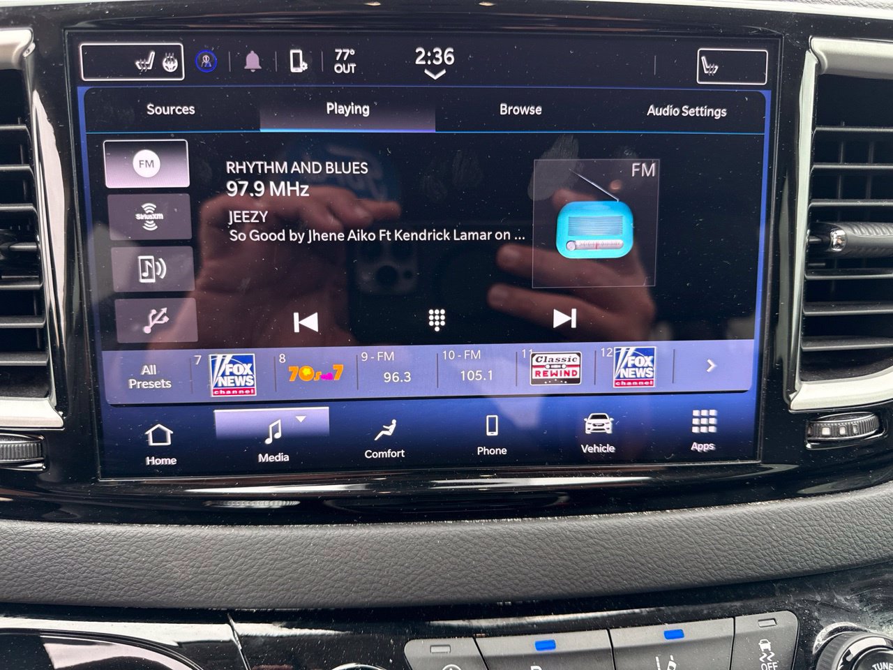 Used 2024 Chrysler Pacifica Touring-L FWD image 25