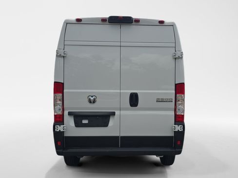 Used 2024 RAM ProMaster 2500 w/ Convenience Group FWD image 4