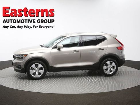 Used 2022 Volvo XC40 T4 Momentum FWD image 60