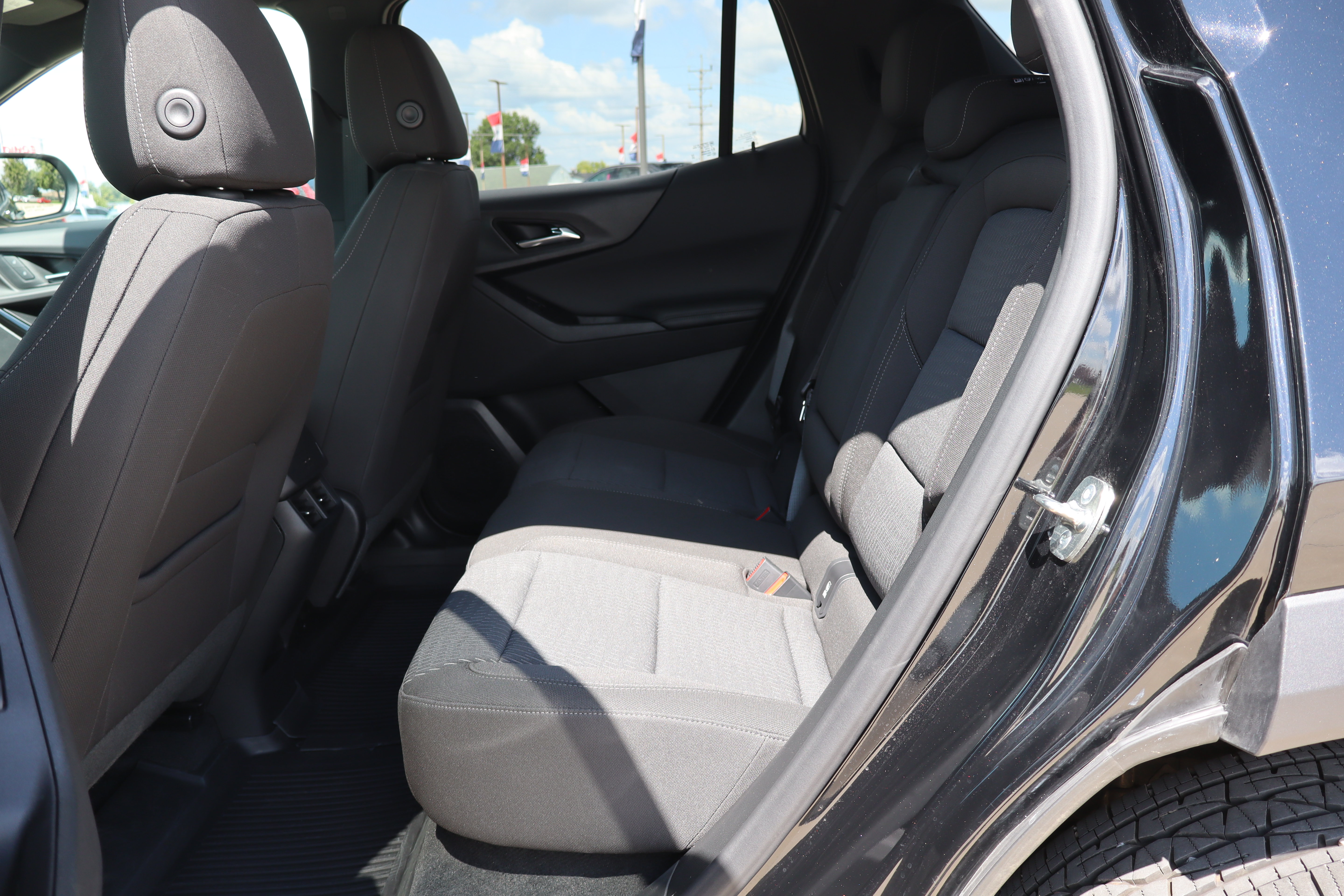 Used 2026 Chevrolet Equinox LT FWD image 10