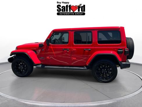 Used 2025 Jeep Wrangler Unlimited Sahara AWD/4WD image 4