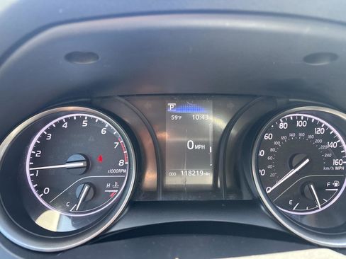 Used 2021 Toyota Camry SE FWD image 32