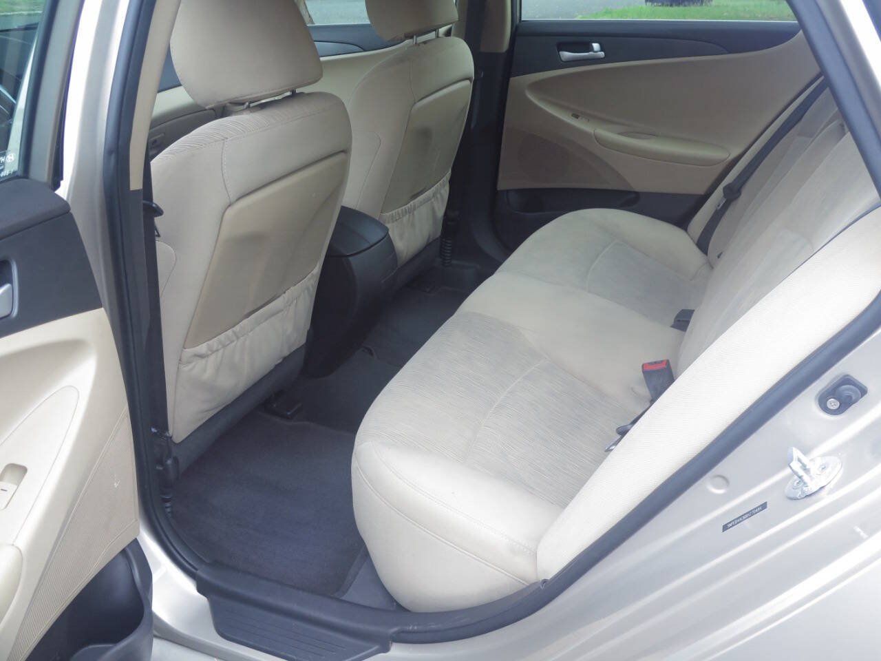 Used 2011 Hyundai Sonata GLS FWD image 13