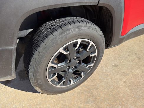 Used 2023 Jeep Renegade Latitude image 10