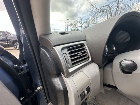 Used 2010 Subaru Forester 2.5X Premium AWD/4WD image 42