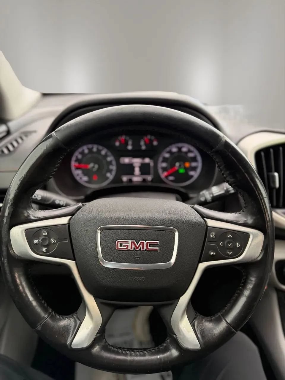 Used 2018 GMC Terrain SLE FWD image 9