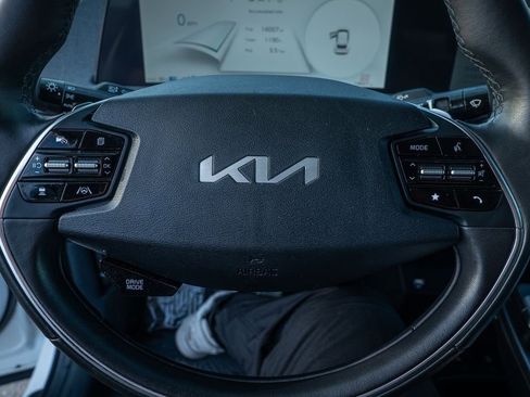 Used 2024 Kia EV6 Light image 18