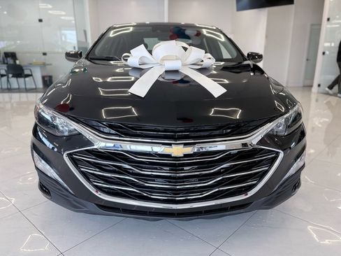 Used 2024 Chevrolet Malibu LT FWD image 2