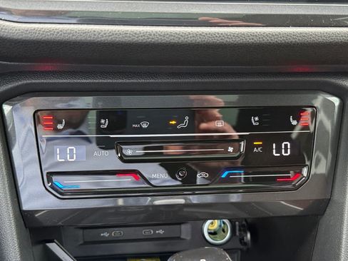 Used 2024 Volkswagen Tiguan SEL R-Line AWD/4WD image 18