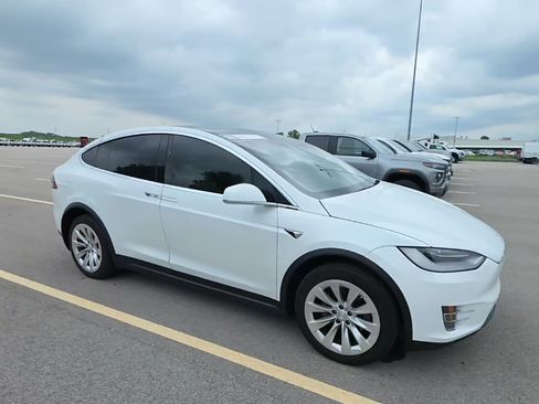 Used 2020 Tesla Model X Long Range AWD/4WD image 1