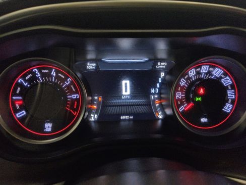 Used 2021 Dodge Challenger SXT RWD image 23