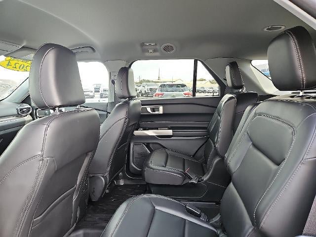 Used 2024 Ford Explorer XLT w/ Equipment Group 202A AWD/4WD image 19
