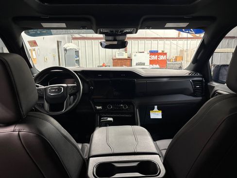 Certified 2025 GMC Sierra 1500 AT4 w/ AT4 Premium Package image 39