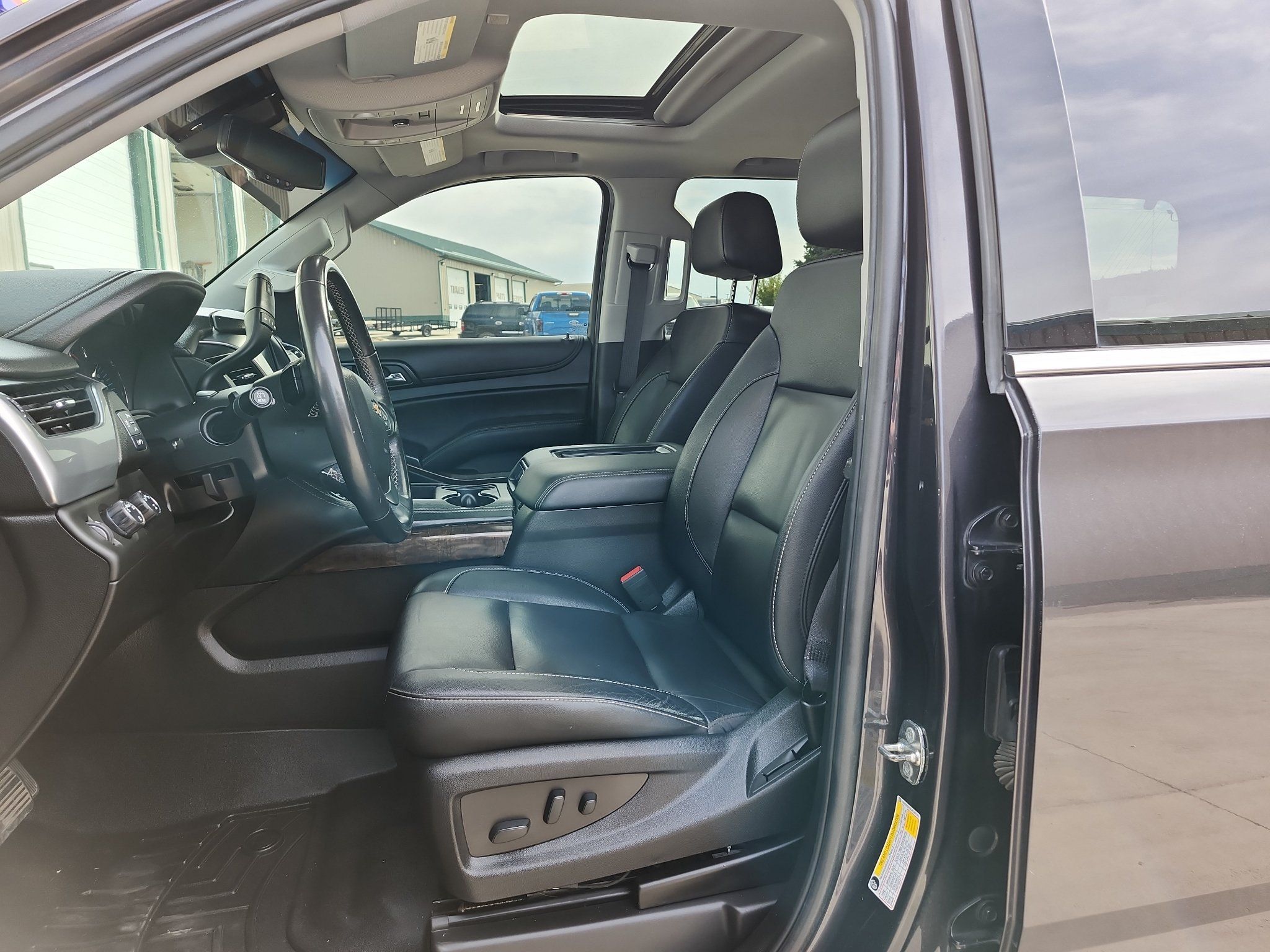 Used 2018 Chevrolet Tahoe LT AWD/4WD image 10