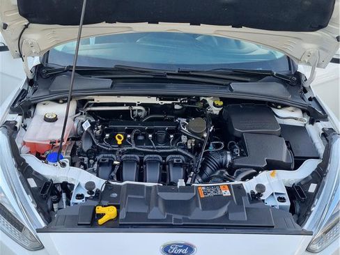 Used 2015 Ford Focus SE FWD image 17
