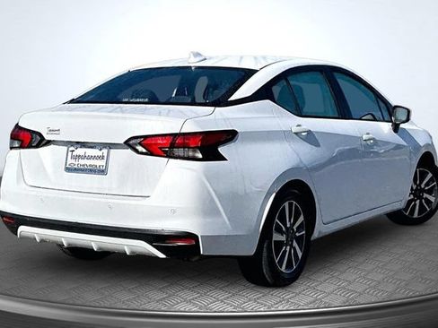 Used 2023 Nissan Versa SV FWD image 6