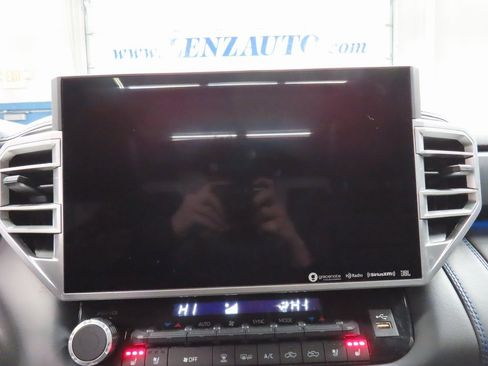 Used 2022 Toyota Tundra Platinum image 13