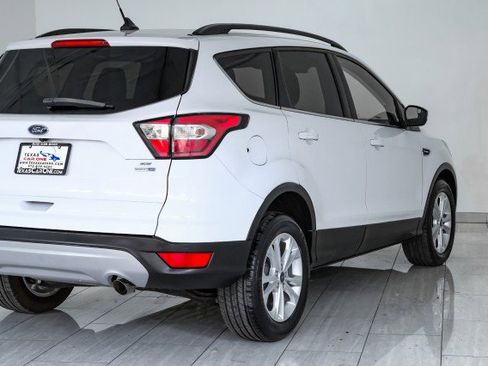 Used 2018 Ford Escape SE w/ SE Sync 3 Package AWD/4WD image 59
