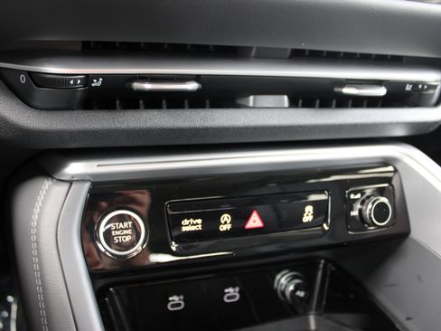 Certified 2025 Audi Q5 Premium w/ Convenience Package AWD/4WD image 19
