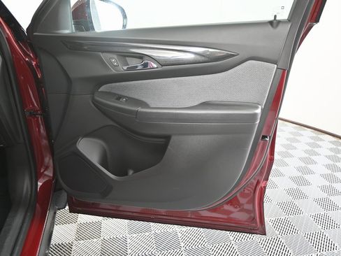 Used 2025 Chevrolet TrailBlazer LT w/ LT Cold Weather Package image 12