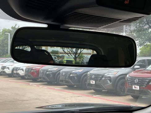 Used 2023 Nissan Rogue SV image 27