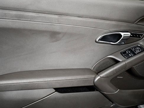 Used 2017 Porsche 718 Cayman S image 15