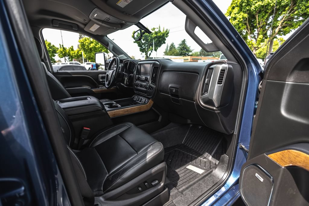Used 2019 Chevrolet Silverado 2500 LTZ w/ Duramax Plus Package AWD/4WD image 31