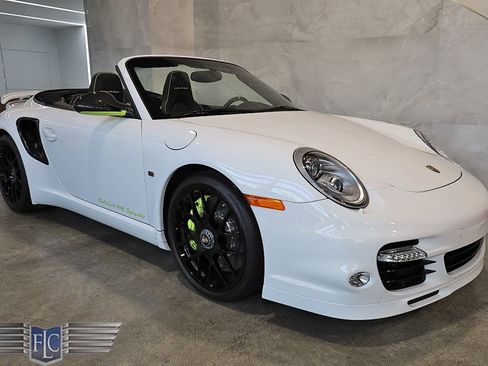 Used 2012 Porsche 911 Turbo image 18