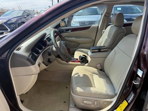 Used 2004 Lexus ES 330 FWD image 10