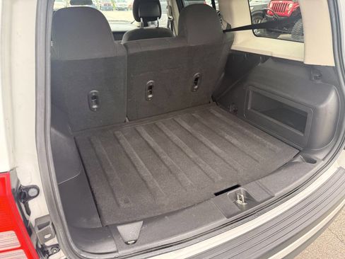 Used 2014 Jeep Patriot Latitude w/ All Weather Capability Group AWD/4WD image 25