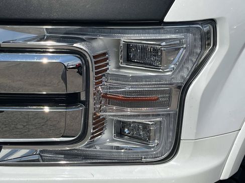 Used 2020 Ford F150 Lariat w/ Equipment Group 502A Luxury AWD/4WD image 8