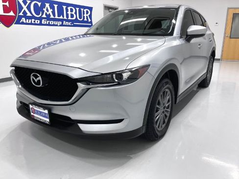 Used 2017 MAZDA CX-5 Touring w/ Preferred Equipment Package image 3