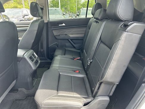 Used 2023 Volkswagen Atlas SE w/ Panoramic Sunroof Package FWD image 24