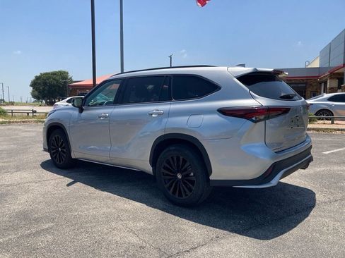 Certified 2025 Toyota Highlander XSE AWD/4WD image 7