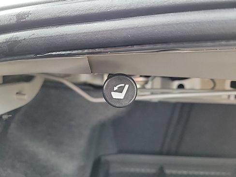 Used 2024 Nissan Altima 2.5 SR AWD/4WD image 19