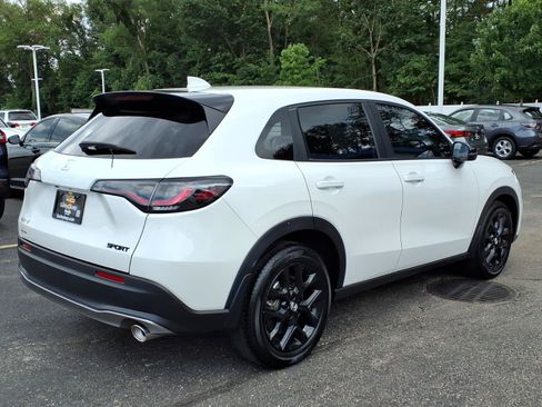 Used 2024 Honda HR-V Sport image 10