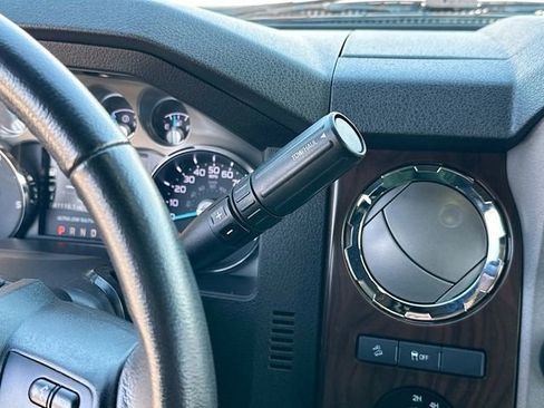 Used 2014 Ford F250 Lariat w/ Lariat Interior Package image 14