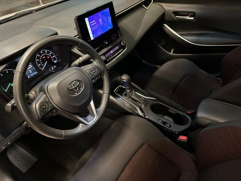 Used 2024 Toyota Corolla SE w/ SE Package image 9