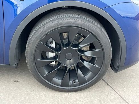 Used 2023 Tesla Model Y AWD image 6