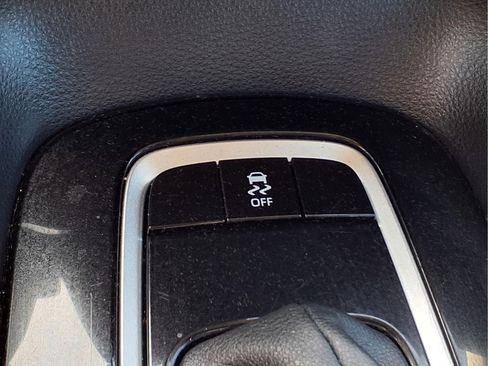 Used 2024 Toyota Corolla LE FWD image 17