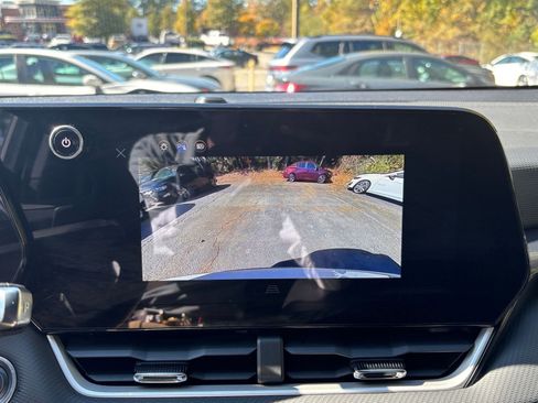 Used 2025 Chevrolet Equinox LT image 17