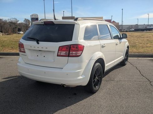 Used 2020 Dodge Journey SE w/ SE Popular Equipment Group image 3