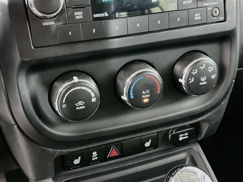 Used 2016 Jeep Patriot High Altitude AWD/4WD image 19