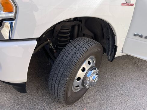 Used 2024 RAM 3500 Laramie AWD/4WD image 32
