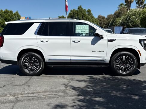New 2026 GMC Yukon Elevation w/ Elevation Premium Package AWD/4WD image 3