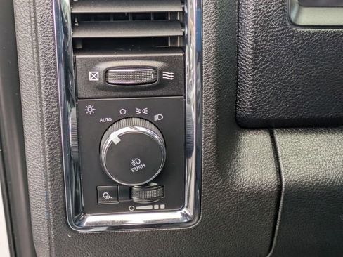 Used 2017 RAM 1500 Laramie image 15