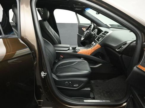 Used 2019 Lincoln Nautilus Reserve w/ Driver Assistance Package image 30