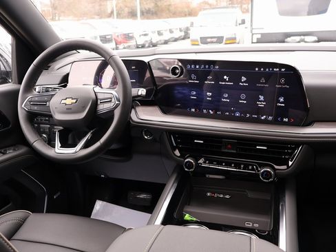 New 2025 Chevrolet Suburban Premier w/ Sun And Tow Package image 33