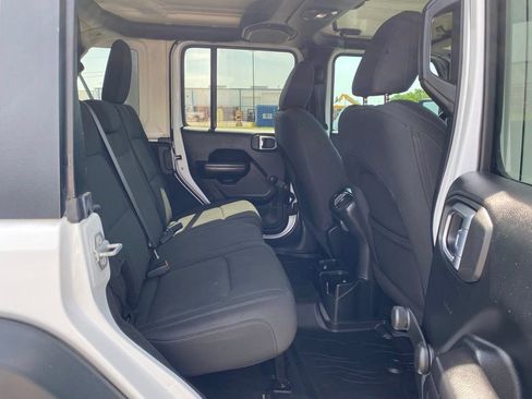 Used 2018 Jeep Wrangler Unlimited Sport AWD/4WD image 12