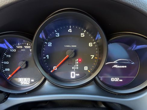 Used 2021 Porsche Macan image 26